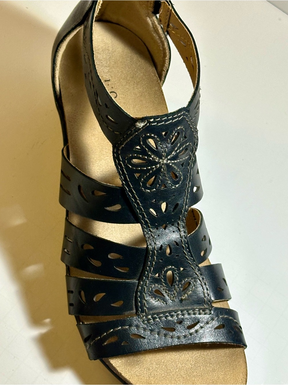 Earth Origins Black Cutout Wedge Sandals Comfort Zip 8.5 - Picture 5 of 15
